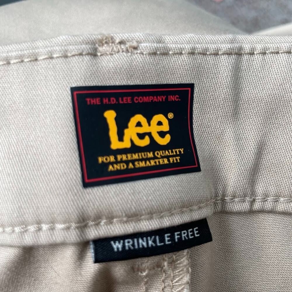 LEE Pants Size 10 Medium Wrinkle Free Tan Khaki Chinos Office Career Neutral - Picture 5 of 12